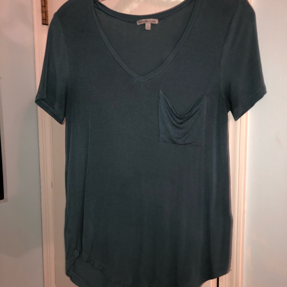 Tee shirt